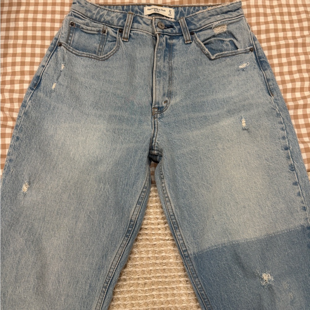 Abercrombie & Fitch Light Blue High Rise Jeans - The Mom High rise curve love